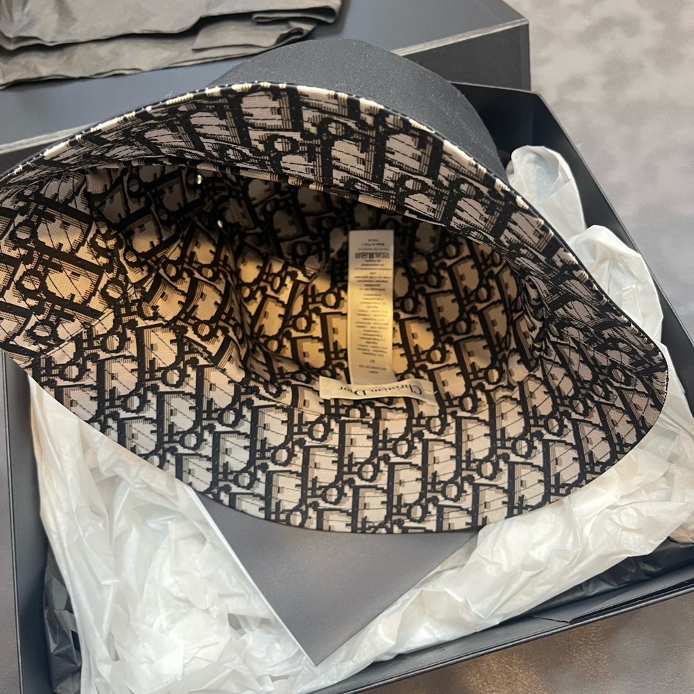 Dior Teddy bucket hat